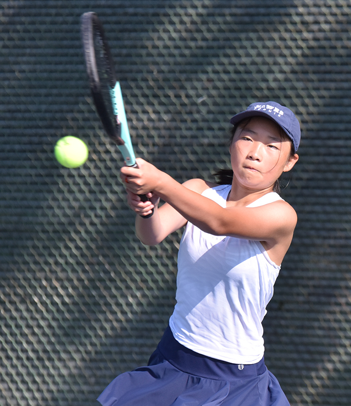 Girls' varsity tennis